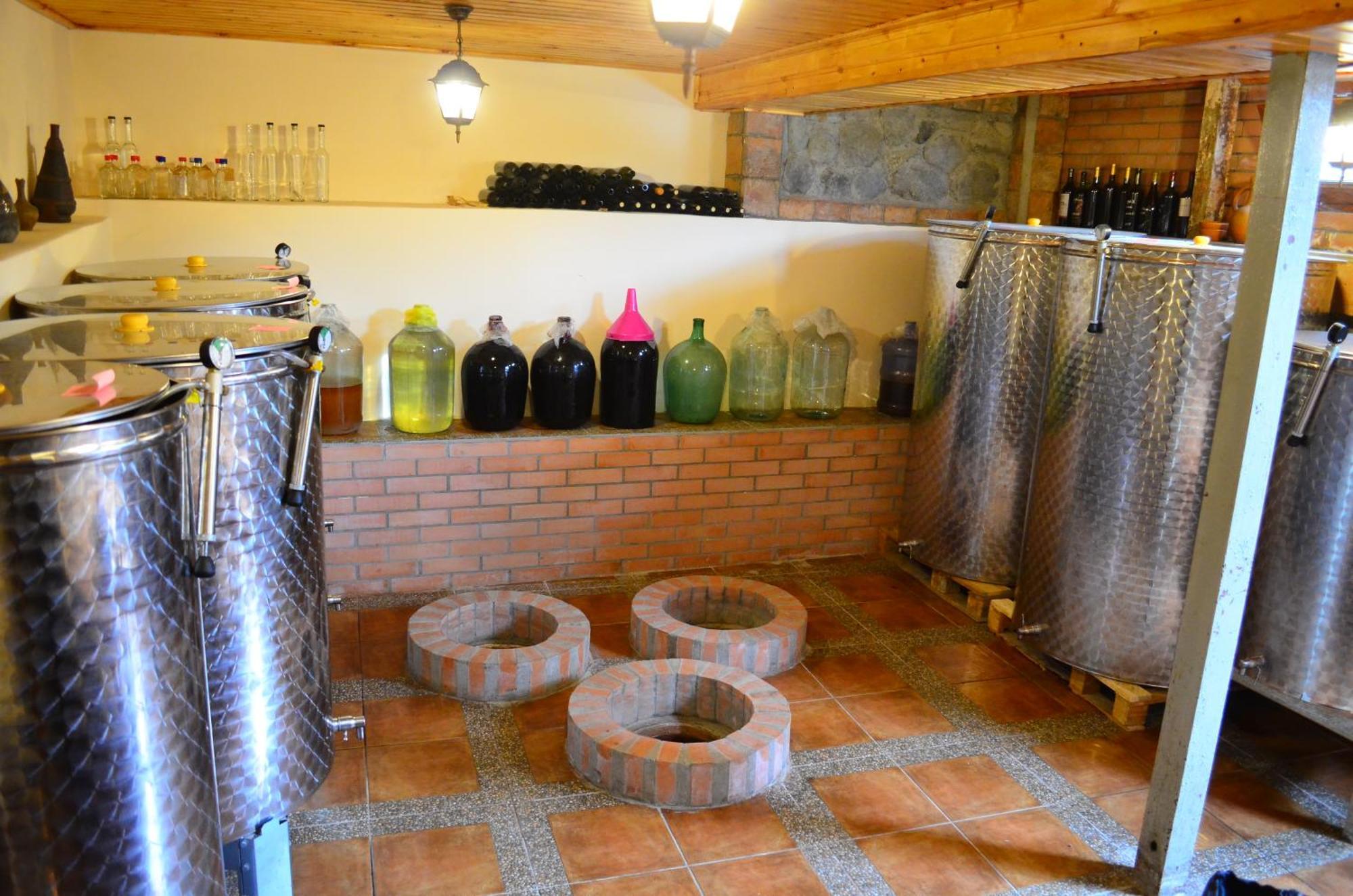 Family Hotel Lago & Wine Cellar Lagodekhi Exterior photo